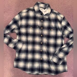 NWT American Eagle Standard Fit Flannel Shirt in True Black.